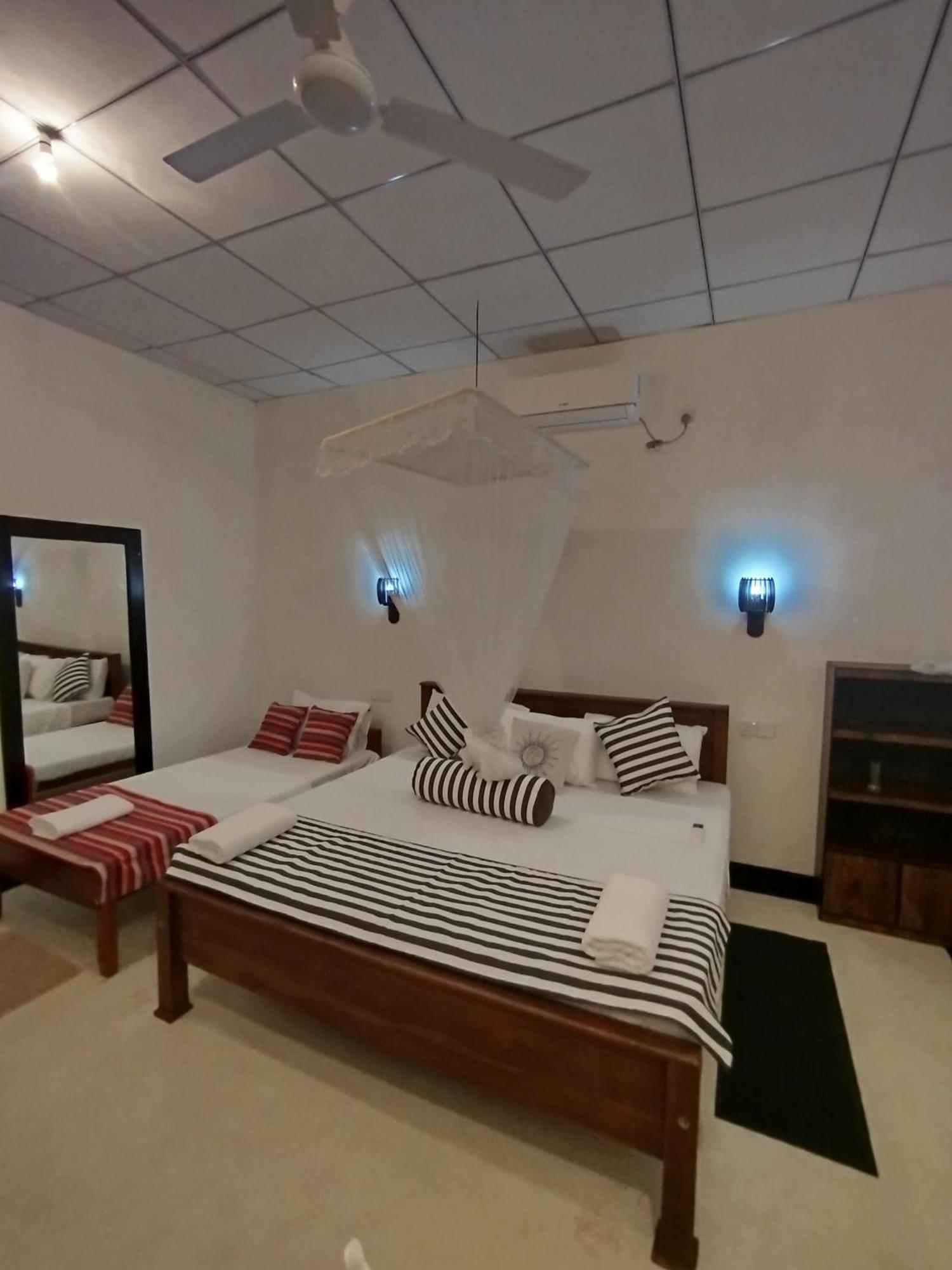 Little Villa Guest House Ahangama Extérieur photo